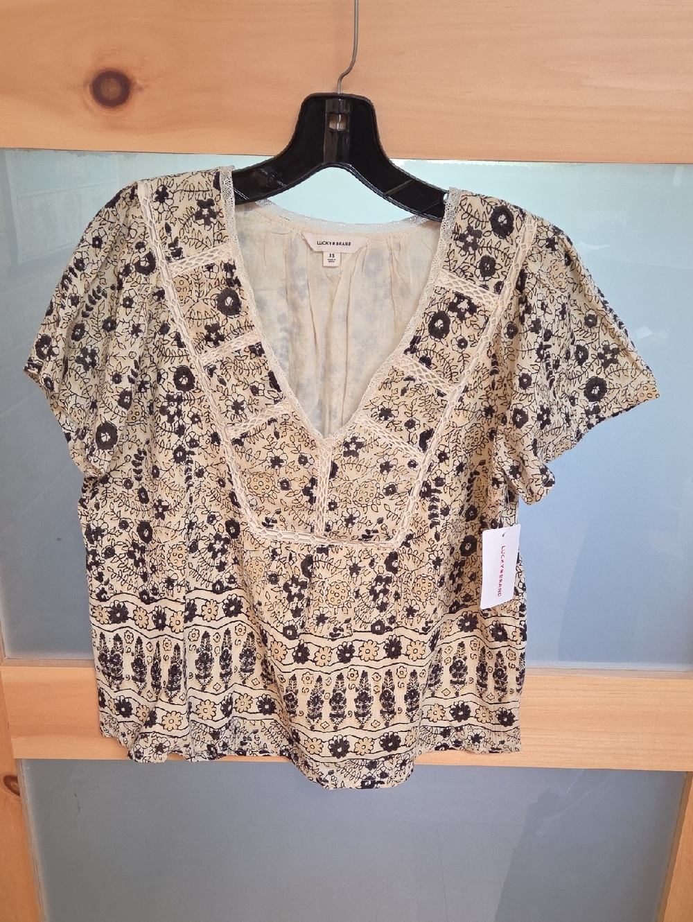 Lucky Brand Cream and Black Printed Cotton V-Neck Blouse XS